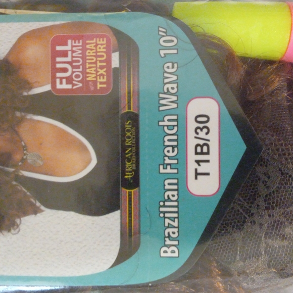 Bobbi Boss 10" hair 😍 - Picture 2 of 9